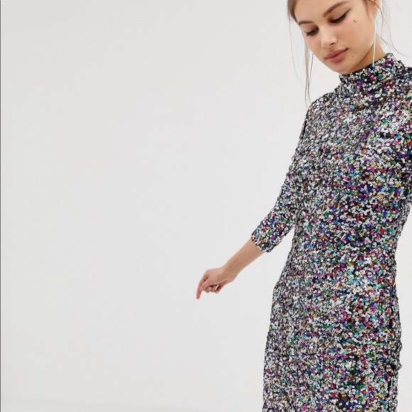 Warehouse Dresses & Skirts - 🌟SALE🌟SHOWSTOPPING SEQUINNED MINI DRESS 🤩
